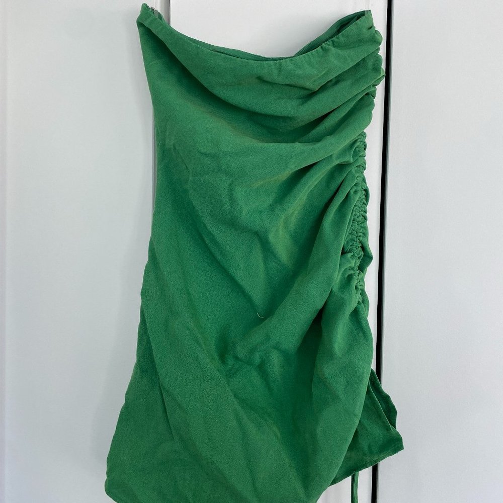 Brand new size 6 green SNDYS mini strapless dress.